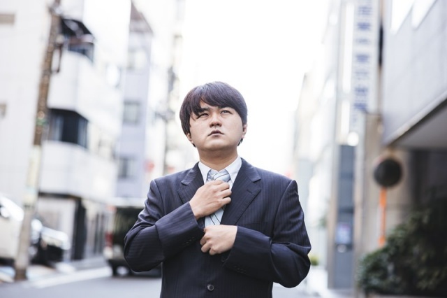 気合を入れる男